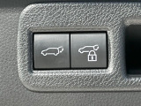 【パワーバックドア】スマートキーや運転席のボタンを押すだけでリアゲートが自動で開閉します!荷物を持っている時や、高い位置にあるバックドアを閉める際に便利な機能です♪