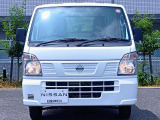 納車以降、お車のメンテナンスは自宅近所の日産サービス拠点にて承ります。専門の教育を受けたサービスフロント&メカニックが無料1ヶ月点検から法定/車検整備、万一の故障・不具合の修理まで全て担当いたします。