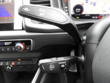 クルーズコントロールを装備し、高速道路などでの長距離運転を快適にサポート。アクセル操作の負担を軽減し、ゆとりのあるドライブを実現します。