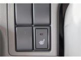 運転席シートヒーター付です。