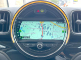 ●MINI純正ナビ:一体感のあるナビは、高級感ある車内を演出してくれます。Bluetooth再生などオーディオ機能も充実しておりますので、運転もより楽しめます♪