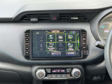 9インチ純正ナビゲーション付き、行きたい所に案内してくれます。Bluetoothで携帯連動での音楽再生やCD、DVDも可能です☆