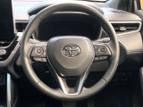 インテリアに合わせたデザインのステアリングは、運転される方のことも考え、運転しやすい形状、大きさです。是非一度、実際に触ってお確かめください。