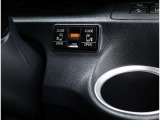 電動のスライドドアで楽々スムース!運転席からも開閉の操作もできます♪キーのスイッチひとつで自動開閉できる便利な機能もついてます♪