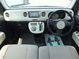 オシャレなインテリアで運転する気分も盛り上がりますよね^^