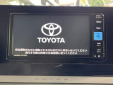 【メーカー純正ナビ】インテリアに溶け込むスタイリッシュな「専用設計」メーカーナビを装備♪視認性や操作性など基本性能にも優れ、より上質なカーライフをお楽しみいただけます。