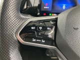 ◆クルーズコントロールにレーダーセンサーを組み合わせ、先行車を測定し設定されたスピードを上限に自動で加減速を行います。一定の車間距離を維持することで、長距離走行でのドライバーの疲労を低減させます。