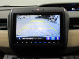 バックカメラの画像です。ガイドラインがスムースな車庫入れをサポートいたします!車庫入れの安心感がアップしますね☆