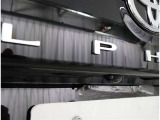 バックガイドモニター搭載で、駐車時もラクラク安心!