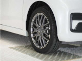認定中古車では、厳しいHonda認定基準をクリアした厳選されたHonda認定中古車のみ、取り扱っております。「ご購入前の安心」「納車後の信頼」を車両と一緒に提供しております。