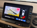 バックギアに入れるだけで自動でリヤカメラに切り替わります!車庫入れやバックが苦手な方にオススメ!