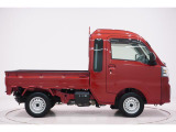 県内13店舗にて常時500台以上ダイハツ車を展示中です。見て、触って、納得のいく一台をぜひ見つけてください。