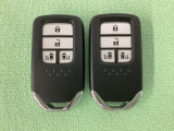 スマートキー付きですからドアロックの開閉およびエンジンスタートが楽々です。電動スライドドアの開け閉めもボタンで操作できます。スペアキーも同じものを用意しております。