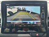 バックでの駐車が苦手な方や運転にあまり自信のない方でも後方の視界をしっかりサポート。安心して車庫入れが出来るバックカメラを装備しています!