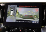 車両を上から見たような映像表示するパノラミックビューモニター付き!