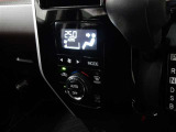車内の温度管理に便利なオートエアコン☆