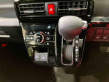 納車前にはプロのメカニックが、各部の点検を行います。ディーラーにしか出来ない品質、そしてサービスできっと満足していただけると思います!