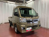 広々としたキャビンが乗用車感覚の快適さを実現します。