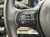 ステアリングにオーディオ操作スイッチが付いています。オーディオ画面に直接タッチしなくても操作が出来ますので、運転に集中できます。