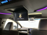 フリップダウン後席モニターはお子様に大人気です♪長距離ドライブや渋滞でも退屈しませんね!