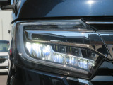 切れにくく明るいLEDヘッドライト装備!