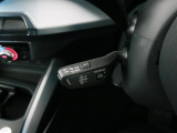 アダプティブクルーズコントロール機能搭載。前方の車両の速度に合わせて車間距離を一定に保ち、自動的にアクセル・ブレーキを調整します。