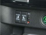 ◆両側電動スライドドア◆狭い駐車場でも乗り降りが楽々♪お子様が隣の車にドアを当ててしまう心配もございません!小さなお子様連れの方もこれで安心。