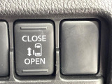 【パワースライドドア】スマートキーや運転席のスイッチでスライドドアの開閉が可能♪電動だから力を入れてドアを開ける必要が無く、小さいお子様でも、重い荷物を持っている時もラクに開け閉めできます♪