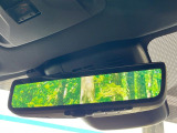 【デジタルインナーミラー】後席の大きな荷物や同乗者で後方が確認しづらい時でも安心!カメラが撮影した車両後方の映像をルームミラー内に表示。クリアな視界で状況の確認が可能です!