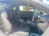 ドライバーによって運転しやすいポジションは異なり、あの車はどうなのか不安なこともありますよね。気になるお車は店頭で乗り込んでご確認いただけます♪