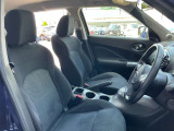 運転席・助手席は、ゆったりと座れるサイズで、長時間の運転でも快適です。