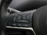 便利なステアリングスイッチ装備です。