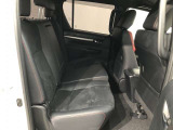 【後部座席】も当然、綺麗・清潔に仕上げております。内装の綺麗なお車は気持ちが良いですし、コンディションのいい車が多いです。これもオススメの1台です。