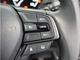 ◆アダプティブクルーズコントロール◆予め設定した車速内でクルマが自動的に加減速。前走車との適切な車間距離を維持しながら追従走行します。【LKAS】車線維持支援システムでステアリング操作を支援。