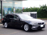 BMW在庫保有台数常時100台以上!ご来店の際はBMW本店(厚木市下荻野140-1)にご来店ください!弊社自慢の全天候型ショールーム!BMW在庫保有台数常時100台以上ございます!