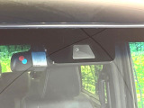 【ホンダセンシング】走行中に前方の車両等を認識し、衝突しそうな時は警報とブレーキで衝突回避と被害軽減をアシスト。より安全にドライブをお楽しみいただけます。