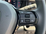 Hondaセンシングの機能のひとつ、アダプティブクルーズコントロール付!アクセルから足を離しても設定したスピードと前車との車間を保ち走行してくれます!車線維持もアシスト☆高速道路で疲労軽減ですね☆