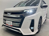 LEDヘッドライトです。デザイン性がよくとても明るいので、夜間の走行や悪天候でも安心です。しかも長寿命!