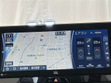 純正ナビを装備。タッチパネル式で使いやすく、お出かけもラクラクです。