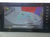 【アラウンドビューモニター】空から見下ろした映像がナビ画面にて確認可能です。駐車もラクラクですよ♪