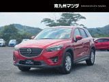 中古車専門再生工場にて熟練専任スタッフが丁寧に清掃、仕上げを実施しております。また、お客様に安心してご検討いただける様、公取協が定める基準に基づき車両検査を実施し、車両状態評価証を発行しております。