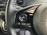 ステアリングにオーディオ操作スイッチが付いています。オーディオ画面に直接タッチしなくても操作が出来ますので、運転に集中できます。