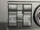 【両側パワースライドドア】スマートキーや運転席のスイッチで後席両側スライドドアの開閉が可能♪電動だから力を入れてドアを開ける必要が無く、小さなお子様でも簡単に開け閉めでき快適です♪
