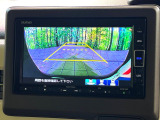 【バックカメラ】駐車時に後方がリアルタイム映像で確認できます。大型商業施設や立体駐車場での駐車時や、夜間のバック時に大活躍!運転スキルに関わらず、今や必須となった装備のひとつです!