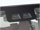 フロントガラス上部に装備されたカメラで前方を常に監視!被害軽減ブレーキや車線逸脱防止支援システムも装備し安全運転をサポートします!!