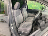 運転席シート廻りは使用感も少なく、良好な状態となっています。前オーナー様が丁寧に使っていたことがよくわかりますね。
