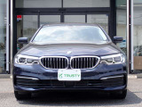 BMW在庫保有台数常時100台以上!ご来店の際はBMW本店(厚木市下荻野140-1)にご来店ください!弊社自慢の全天候型ショールーム!BMW在庫保有台数常時100台以上ございます!