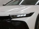 LEDヘッドライトです。デザイン性がよくとても明るいので、夜間の走行や悪天候でも安心です。しかも長寿命!