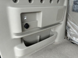 小物の収納に使えるリアクォーターポケットです。