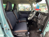 運転席シート廻りは使用感も少なく、良好な状態となっています。丁寧に使われていたことがよくわかりますね。